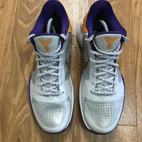 SOLD kobe zoom V - lakers home colorway - Picture 6 of 7